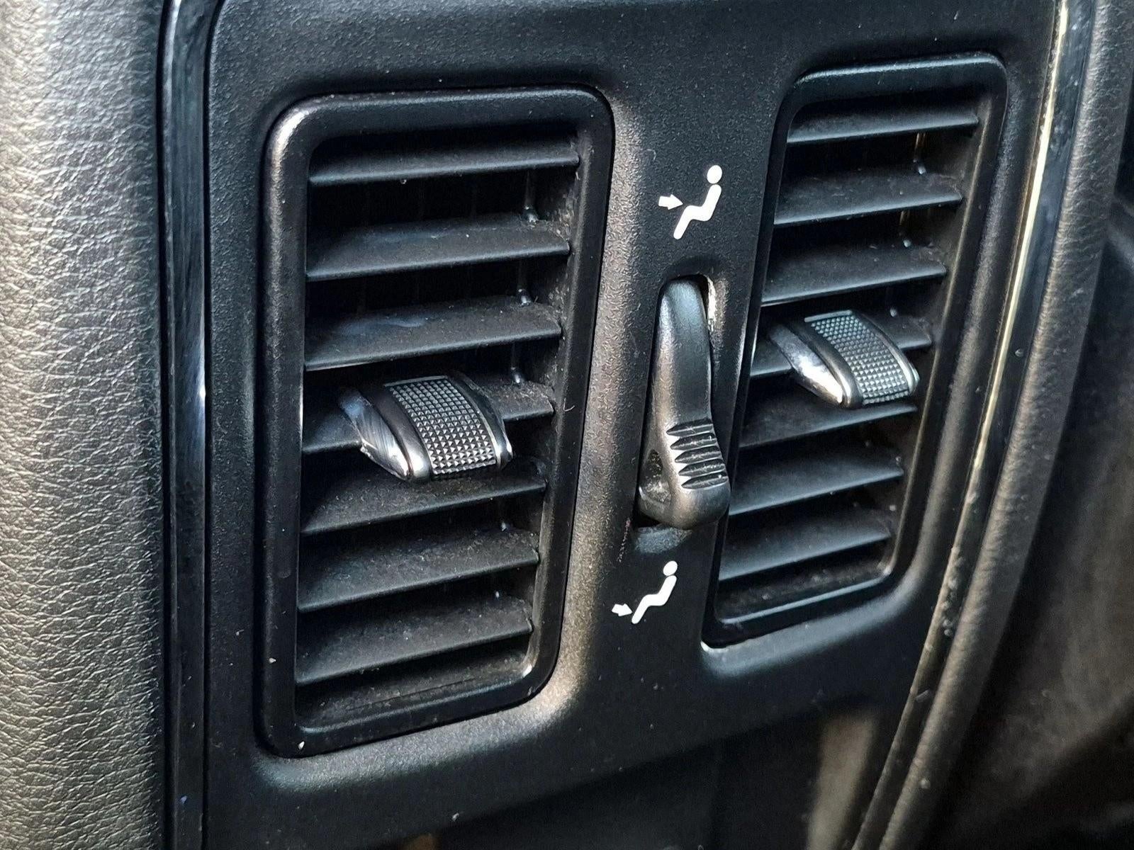 2015 Jeep Grand Cherokee Altitude - Photo 25