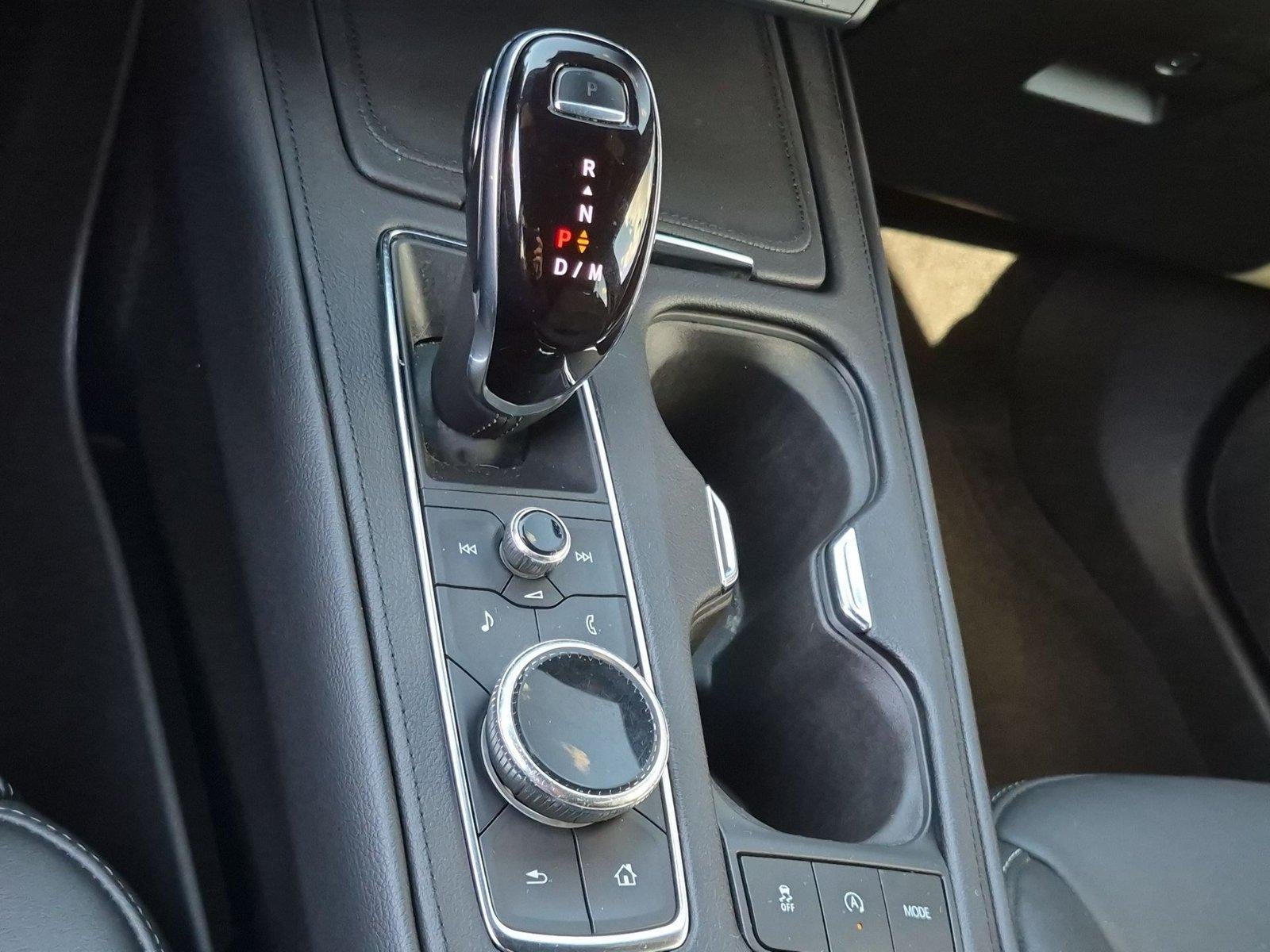 2022 Cadillac XT4 FWD Premium Luxury