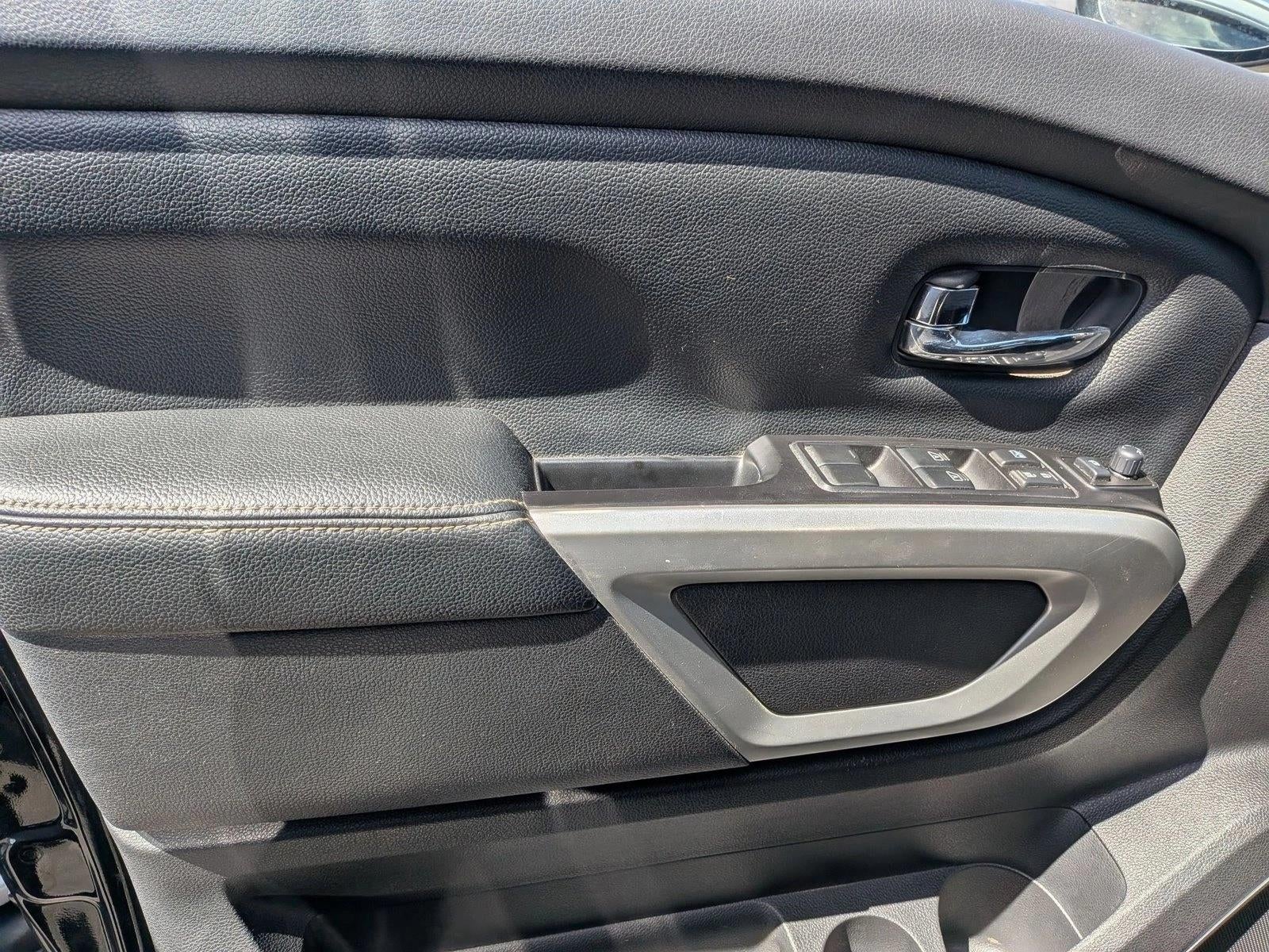 2017 Nissan TITAN SL