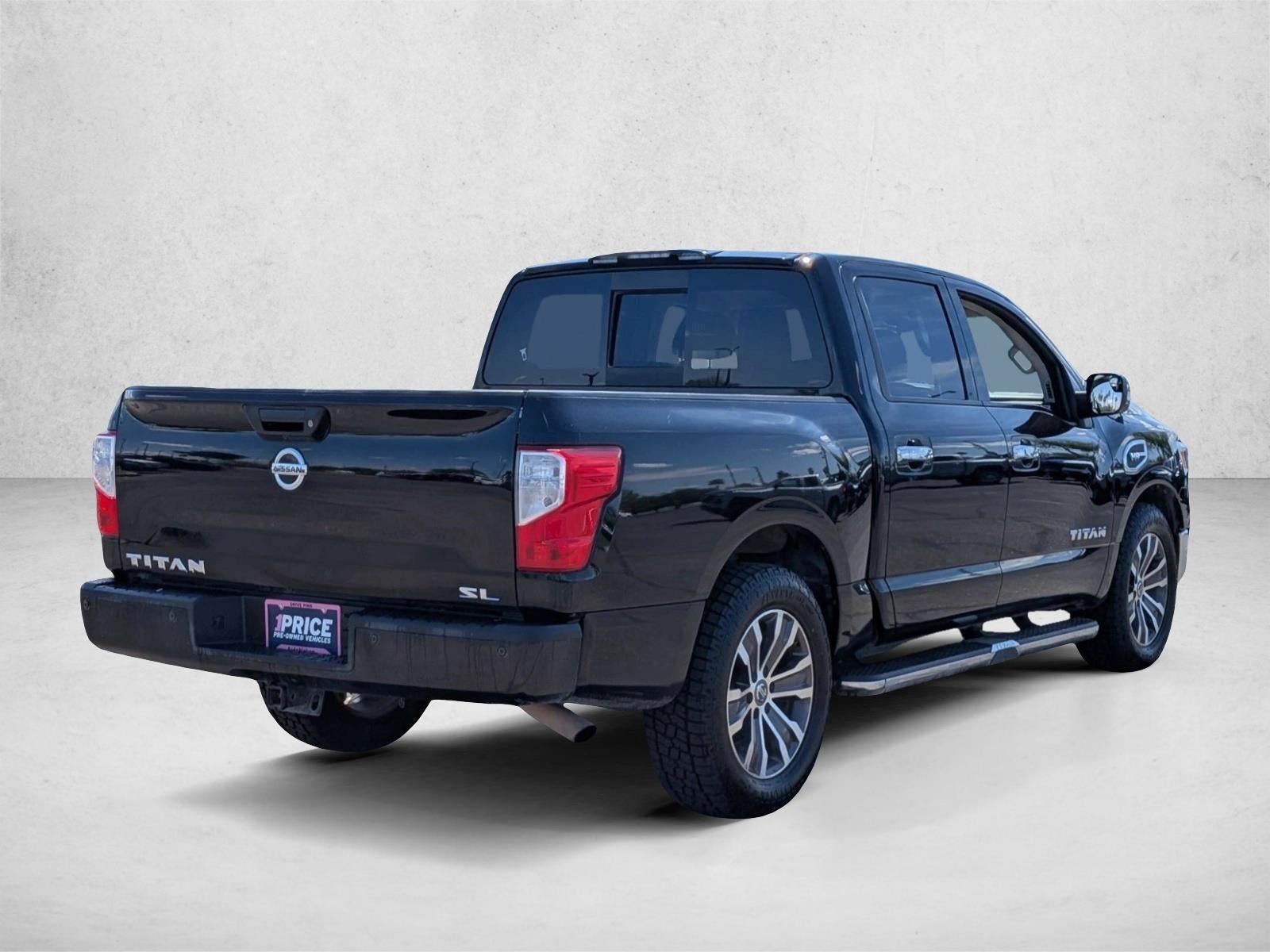 2017 Nissan TITAN SL