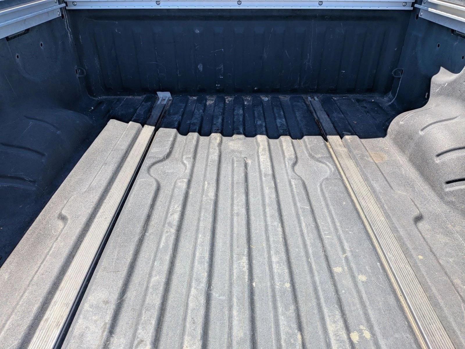 2017 Nissan TITAN SL