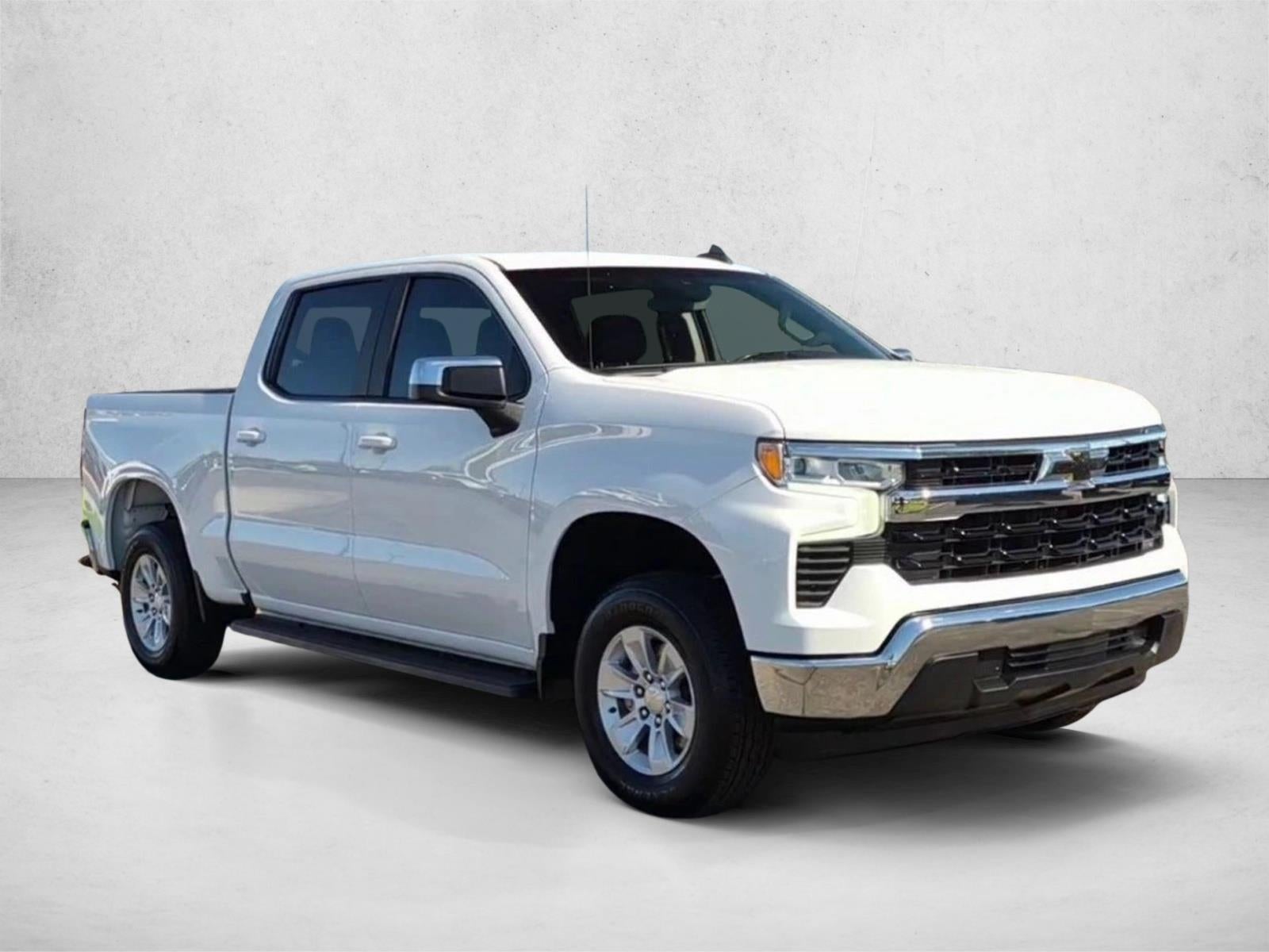 2023 Chevrolet Silverado 1500 LT - Photo 2