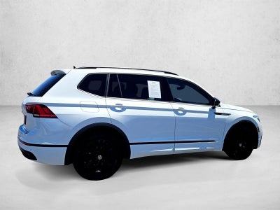2022 Volkswagen Tiguan SE R-Line Black
