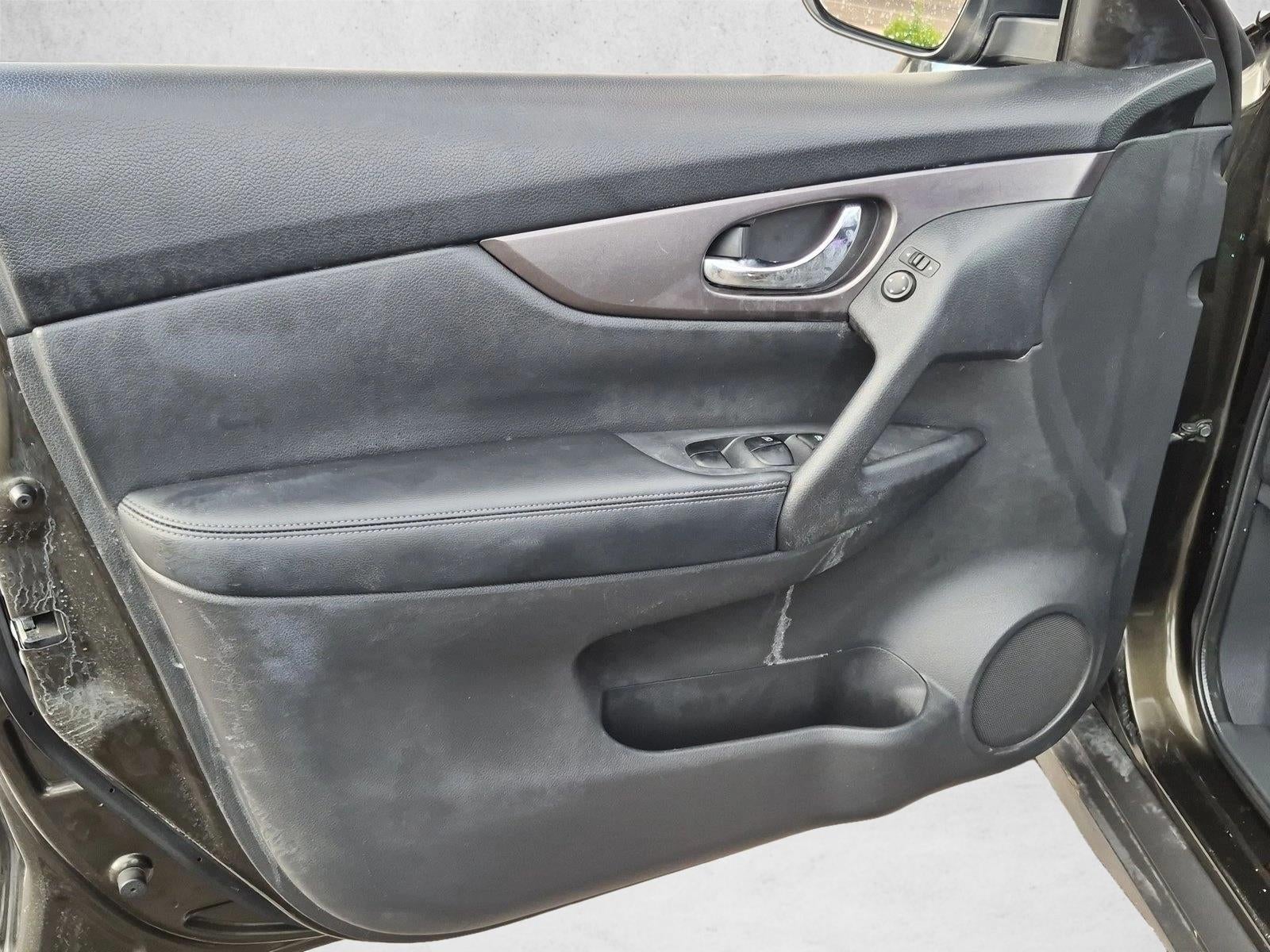 2016 Nissan Rogue S - Photo 11
