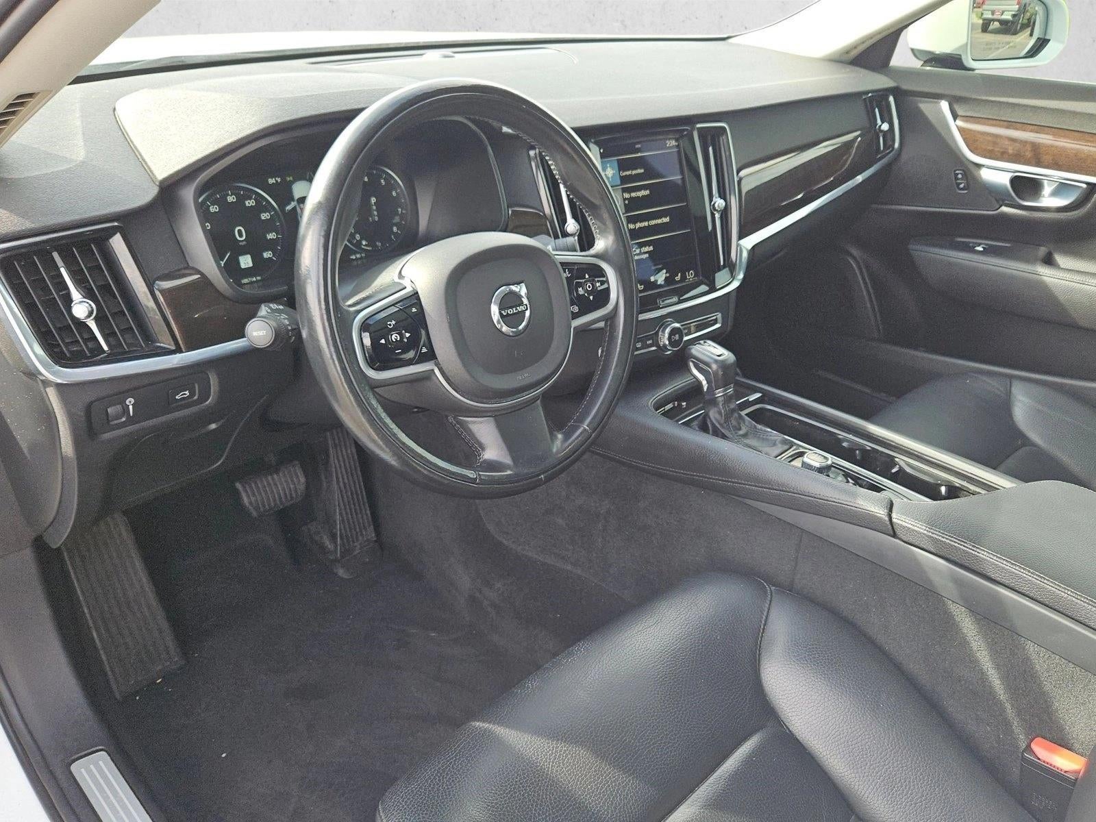 2018 Volvo S90 Momentum