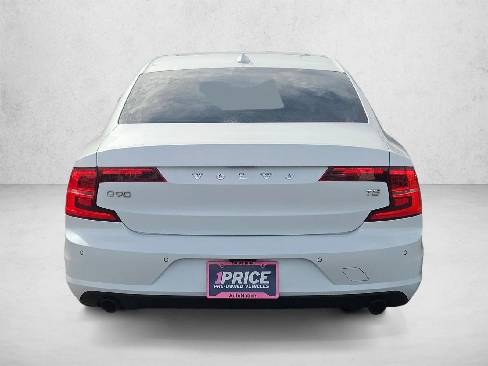 2018 Volvo S90 Momentum